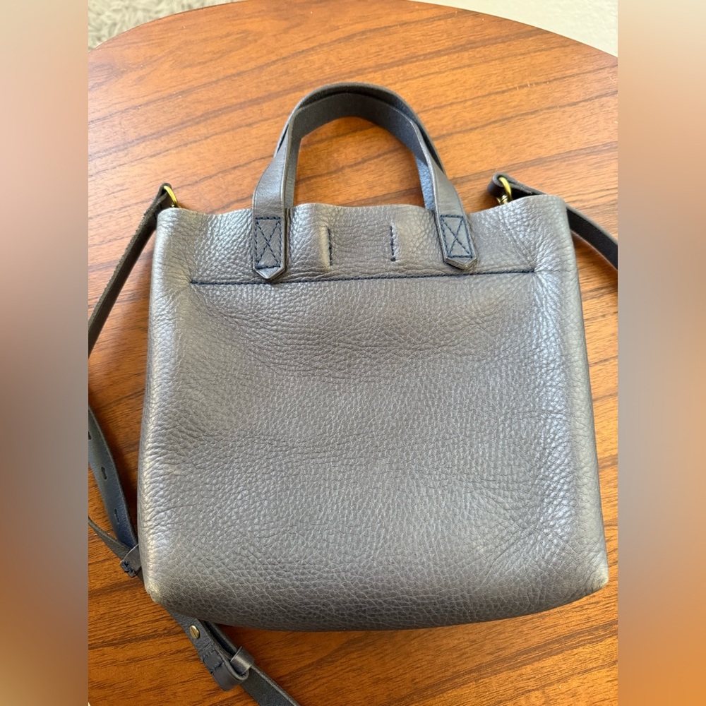 Madewell The Small Transport Crossbody 100% Leather in Deep Navy - Picture 4 of 15